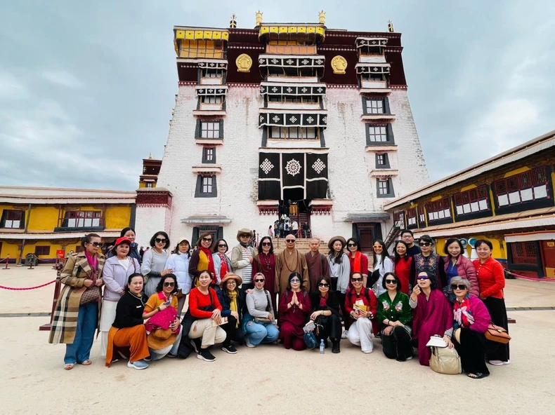 Hanoi International Tourism Fair: Global Connection - Towards Green Tourism photo 2