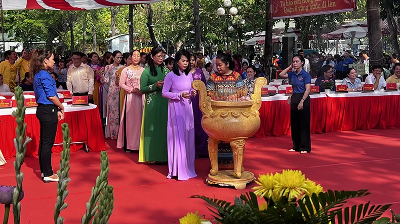 Ciudad Ho Chi Minh celebra el aniversario de la muerte de los Reyes Hung (foto 3)