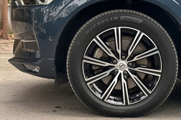 Volvo XC60 T6 Inscription chay 6 nam tai Viet Nam, ban 1,3 ty-Hinh-5