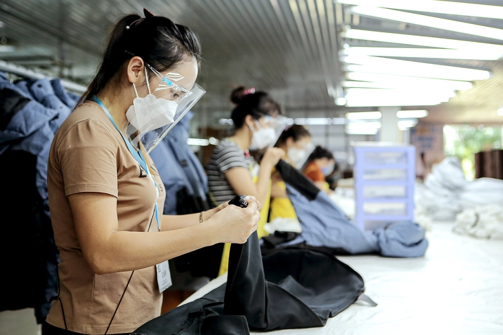 Mỹ hoãn áp thuế: Doanh nghiệp 'dễ thở hơn', chốt đơn hàng trở lại trong sáng nay - Ảnh 1.