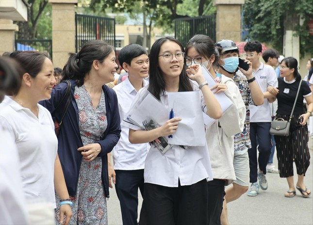 Aufnahme in die 10. Klasse in Hanoi: Die falsche Wahl kann leicht dazu führen, „mit leeren Händen“ dazustehen. Foto 1