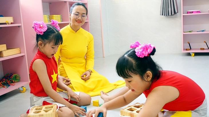 Ho Chi Minh City inaugurates another kindergarten to celebrate 50 years of national reunification - Photo 1.