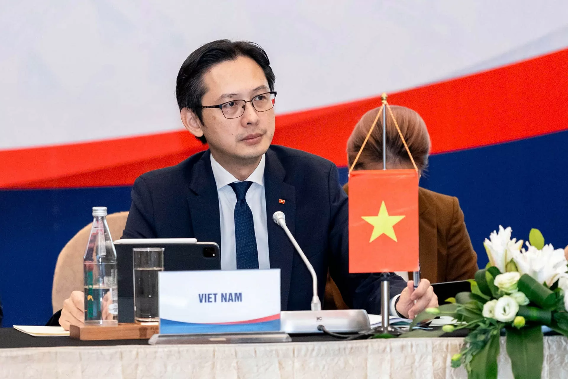 Thứ trưởng Ngoại giao Đỗ Hùng Việt, Trưởng SOM ASEAN Việt Nam chủ trì sự kiện.