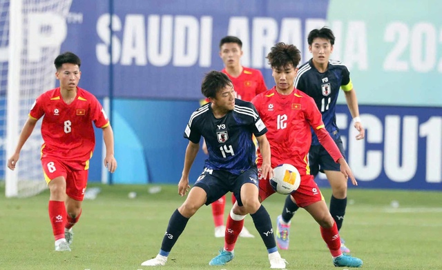 U.17 Indonesia hồi hộp chờ lộ diện đối thủ ở tứ kết, cục diện bảng D khó lường- Ảnh 1.