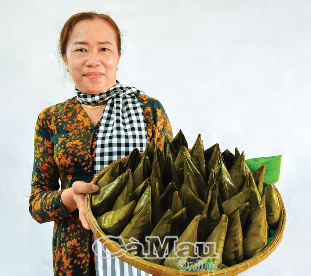 Le bánh ít, plat familier du delta du Mékong, est souvent servi lors des cérémonies commémoratives familiales.