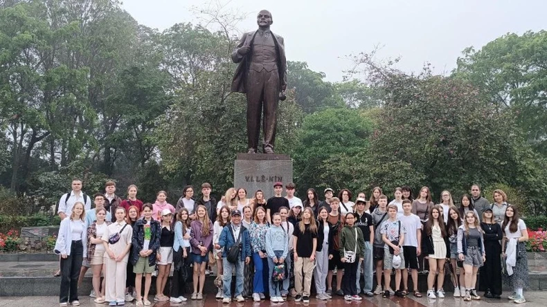บทเรียนที่ 1: จากเมืองอีร์คุตสค์สู่ฮานอย: หว่านเมล็ดพันธุ์แห่งมิตรภาพจากต้นกล้า ภาพที่ 2