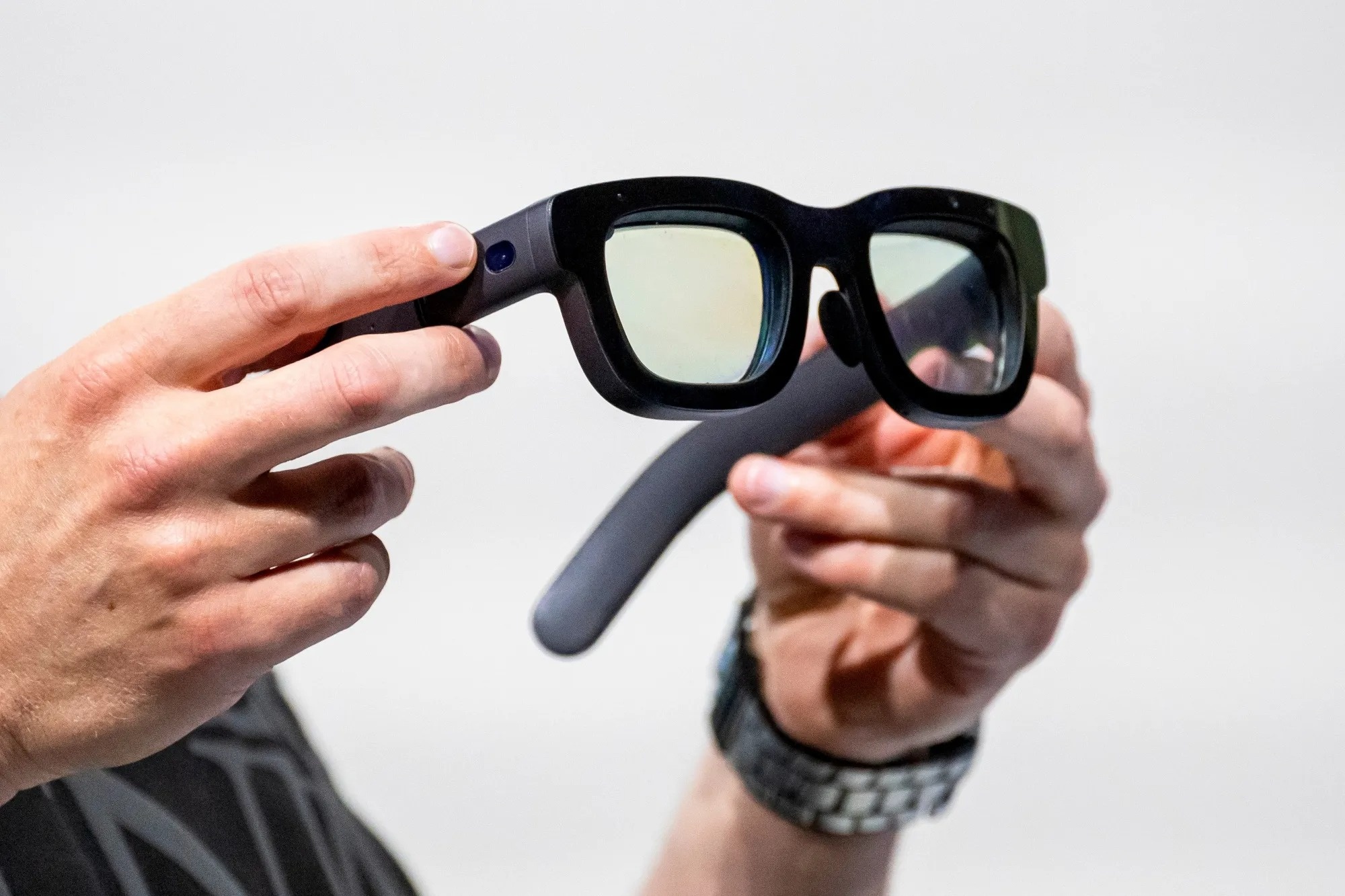 kinh thong minh Meta,  kinh Meta Ray-Ban,  kinh thuc te ao,  Apple Vision Pro anh 2