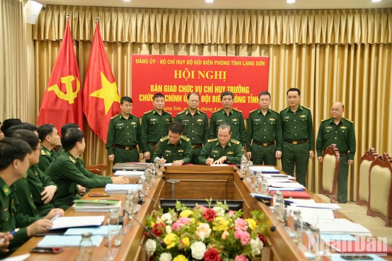 Bộ đội Biên phòng tỉnh Lạng Sơn bàn giao chức vụ Chỉ huy trưởng, Chính ủy ảnh 1