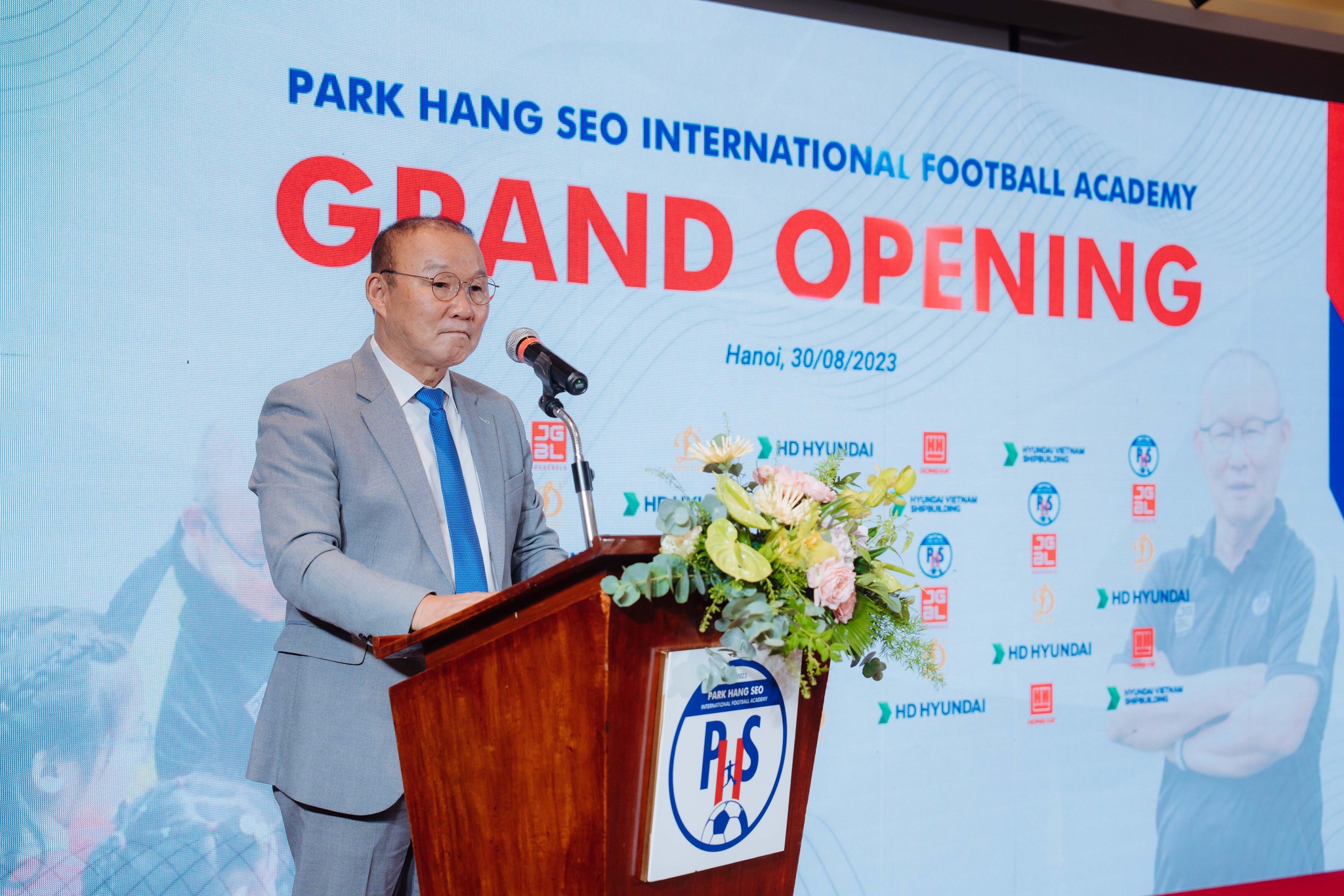 HLV Park Hang-seo nói gì khi cùng ông Shin Tae-yong ngồi ghế nóng của bóng đá Hàn Quốc?- Ảnh 1.