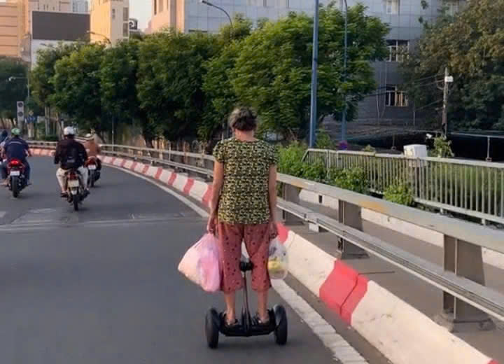 전기 밸런스 바이크 운전한 노인 여성, 시장까지 벌금형 -0