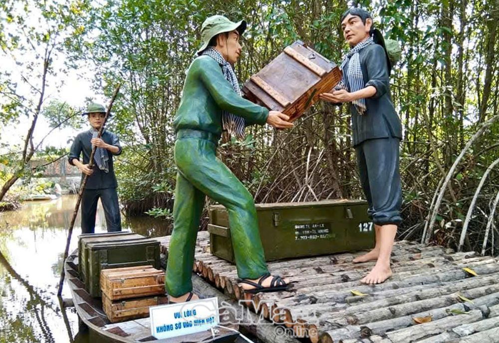 Der Vam Lung-Ca Mau-Kai, einer der vier Hauptwerften, von denen während der Jahre des Widerstands gegen die USA zur Rettung des Landes Waffen aus dem Norden in den Süden geliefert wurden, schuf das Wunder des Ho-Chi-Minh-Pfades auf See.