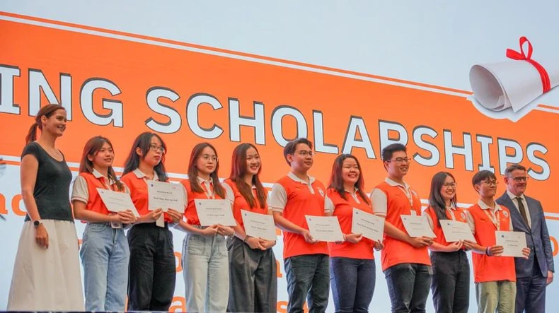 ベトナム・ドイツ大学が2024-2025年度の卒業式と開校式を開催しました（写真5）