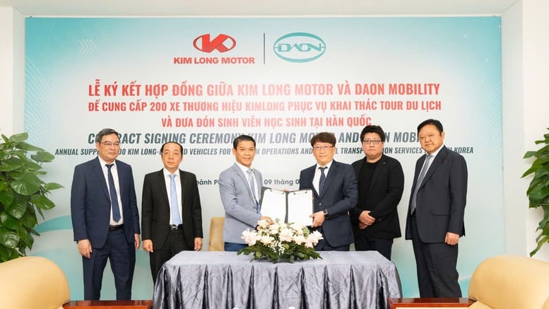 Lần đầu tiên hàng trăm xe bus điện Việt Nam xuất khẩu sang thị trường Hàn Quốc- Ảnh 1.