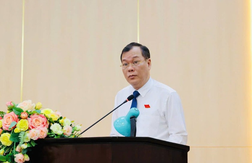 Ông Lê Quốc Chỉnh – Phó Bí thư Thường trực Tỉnh ủy, Trưởng đoàn Đoàn đại biểu Quốc hội tỉnh - Chủ tịch HĐND tỉnh phát biểu khai mạc.
