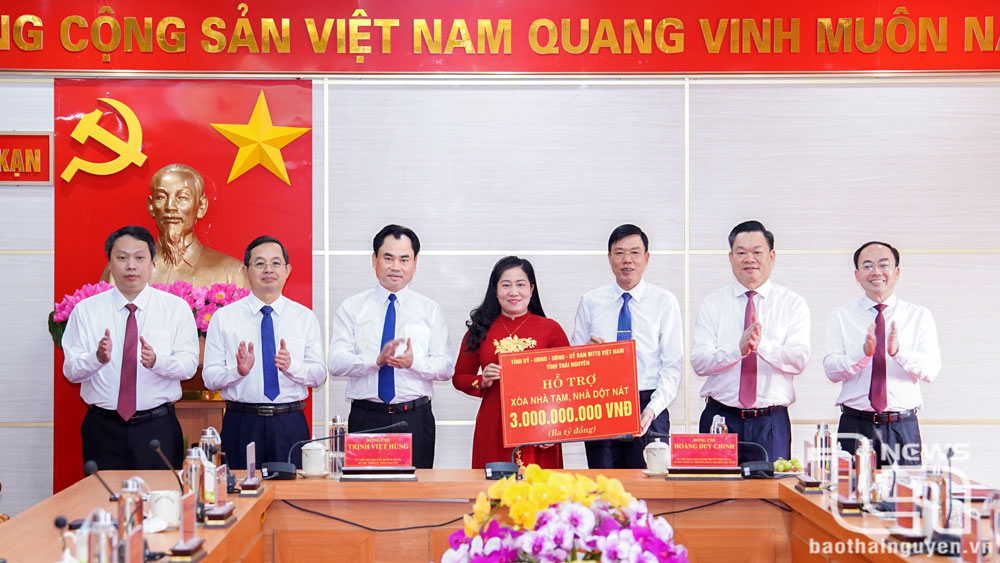 La province de Thai Nguyen a fait don de 3 milliards de VND pour soutenir l'élimination des maisons délabrées pour les personnes pauvres et défavorisées à Bac Kan.