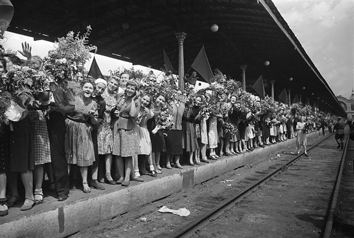 1945年のソ連での生活についてはあまり聞かれない - 写真-8