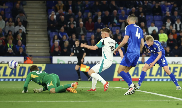 Leicester thua trắng 0-3, Newcastle đẩy Man City khỏi Top 5 - Ảnh 4.