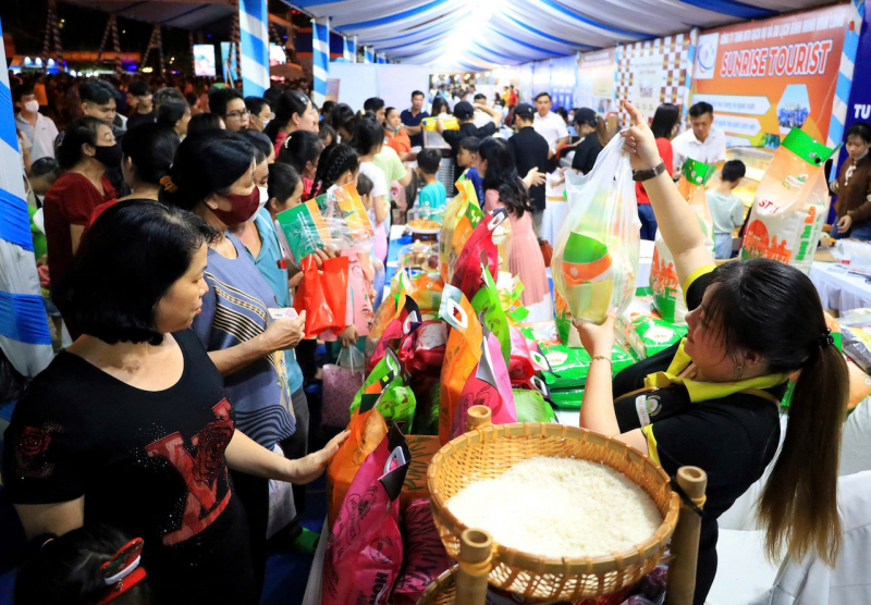 លោក Vinh Long រំពឹងថាឧស្សាហកម្មទេសចរណ៍នឹងរួមចំណែកយ៉ាងសំខាន់ក្នុងកំណើនសេដ្ឋកិច្ច -0