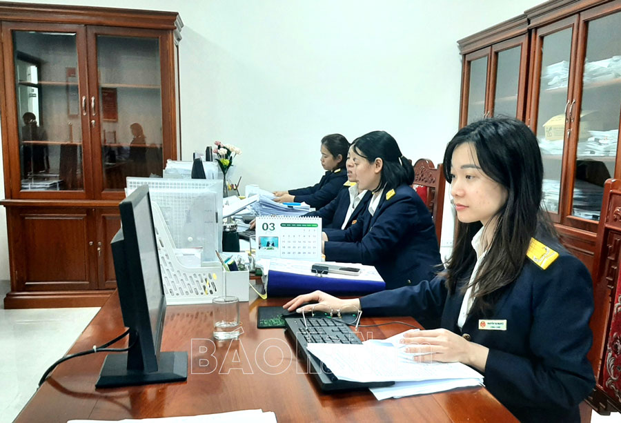 Synchronously implement tax debt collection solutions