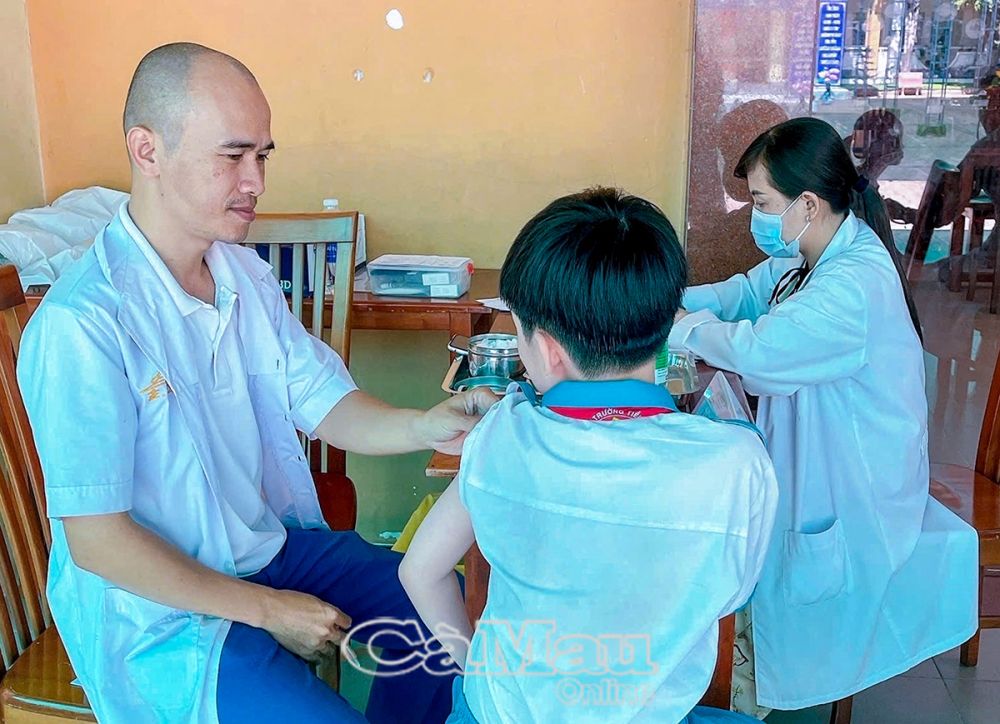 El Presidente del Comité Popular Provincial solicitó al Departamento de Educación y Capacitación que ordene a las instituciones educativas implementar medidas para prevenir y controlar el sarampión de acuerdo con las instrucciones del sector salud.