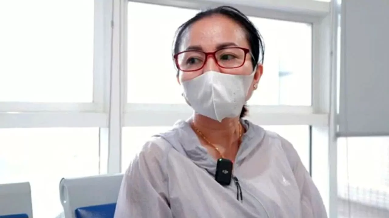Bà Phạm Thị Thanh Phương (48 tuổi), vợ của người hiến tạng,