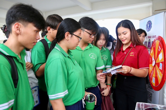 Học ngành ngôn ngữ Trung ra trường mức lương bao nhiêu, cơ hội ở mức nào?- Ảnh 3.