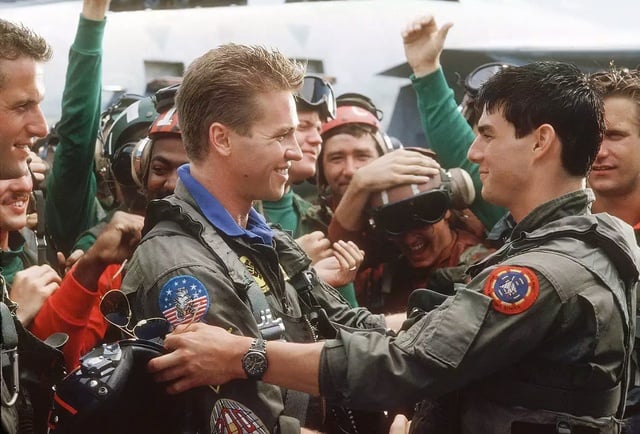 Tom Cruise đã khóc trong lần gặp gỡ cuối cùng với 'Người Dơi' Val Kilmer - Ảnh 1.