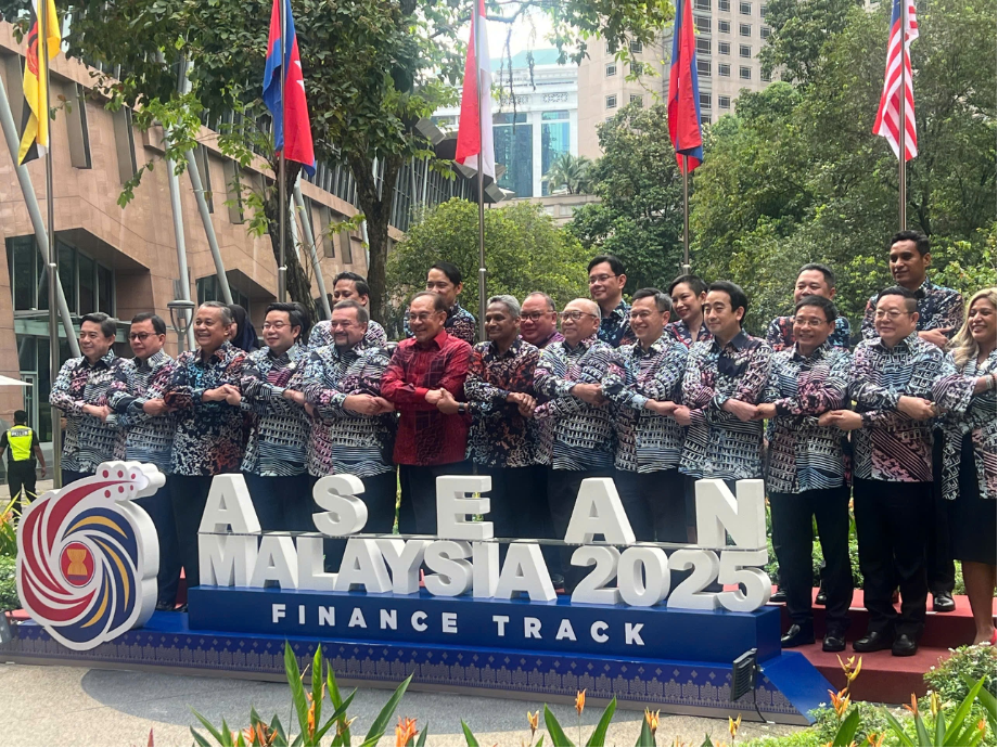 Phó Thống đốc Nguyễn Ngọc Cảnh tham dự Hội nghị Thống đốc NHTW và Bộ trưởng Tài chính ASEAN tại Malaysia