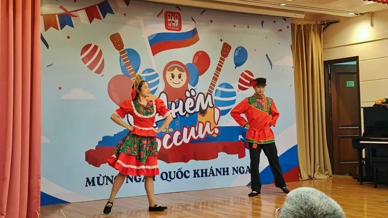 ប្រការ ២៖ ផ្ទះរុស្ស៊ីនៅទីក្រុងហាណូយ - ជាស្ពានជំរុញកិច្ចសហប្រតិបត្តិការអប់រំ និងទំនាក់ទំនងការទូតរបស់ប្រជាជន រូបថត ៤