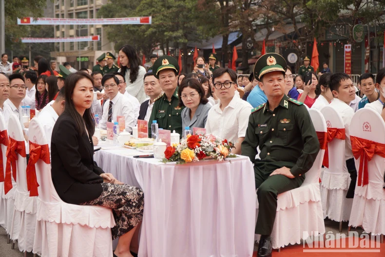 Giao lưu hữu nghị giữa chính quyền và nhân dân hai bên biên giới tại Lạng Sơn ảnh 2