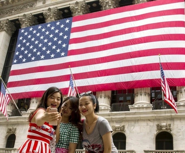 Khách quốc tế hủy tour tới Mỹ vì chính sách 'bắt nạt' của ông Trump - Ảnh 3.