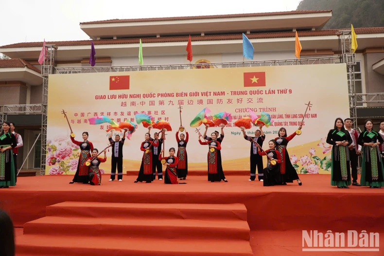 Giao lưu hữu nghị giữa chính quyền và nhân dân hai bên biên giới tại Lạng Sơn ảnh 4