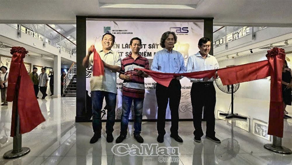 Ribbon cutting ceremony to open the 
