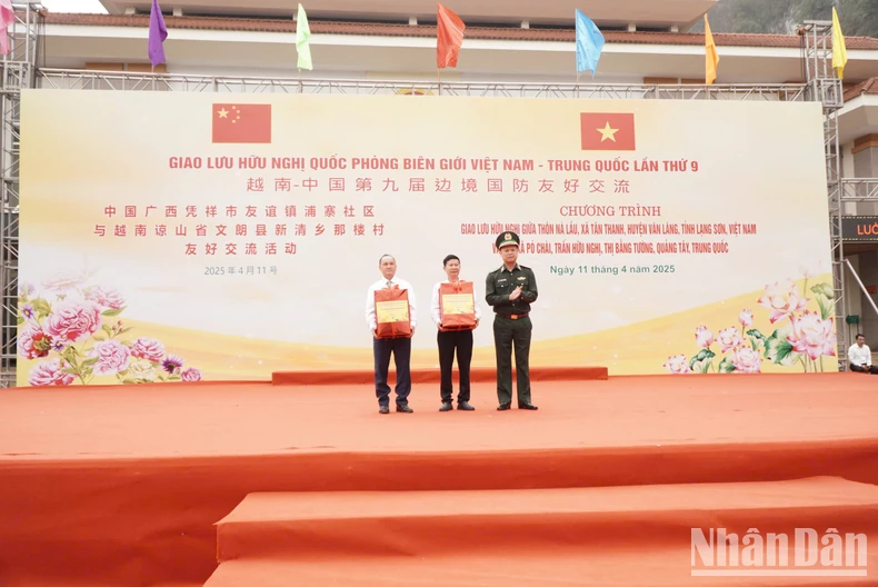 Giao lưu hữu nghị giữa chính quyền và nhân dân hai bên biên giới tại Lạng Sơn ảnh 6