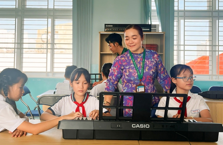 TP.HCM đẩy nhanh tiến độ 10 dự án trong đề án xây dựng 4.500 phòng học - Ảnh 1.
