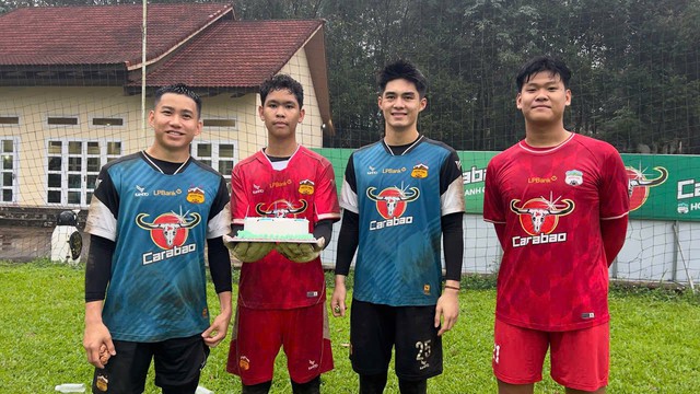 HAGL chiêu mộ thủ môn 'lạ' 16 tuổi: Mang hai dòng máu Việt - Thái, cao 1,87 m- Ảnh 2.