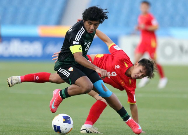 Regrettable draw with U17 UAE, U17 Vietnam misses chance to attend World Cup photo 1