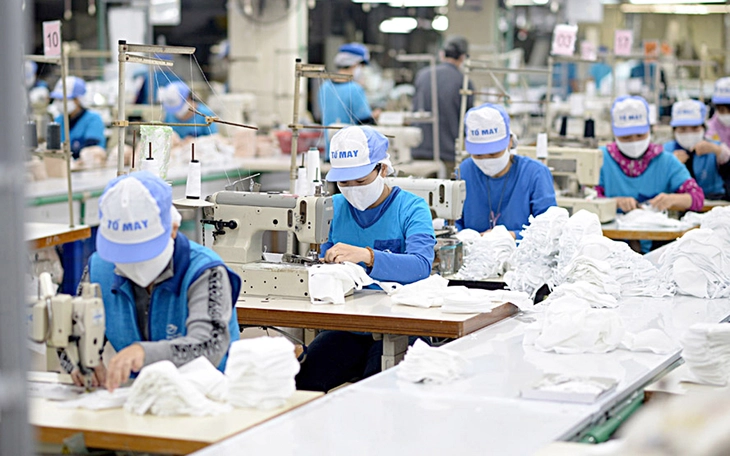 Ông lớn dệt may Vinatex biến động ra sao giữa cơn bão thuế đối ứng? - Ảnh 1.