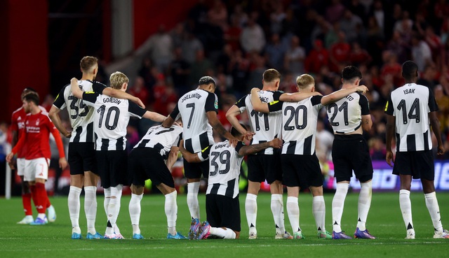 Le « roi des paris » Sandro Tonali revient, Newcastle bat Nottingham Forest en Coupe de la Ligue - Photo 6.