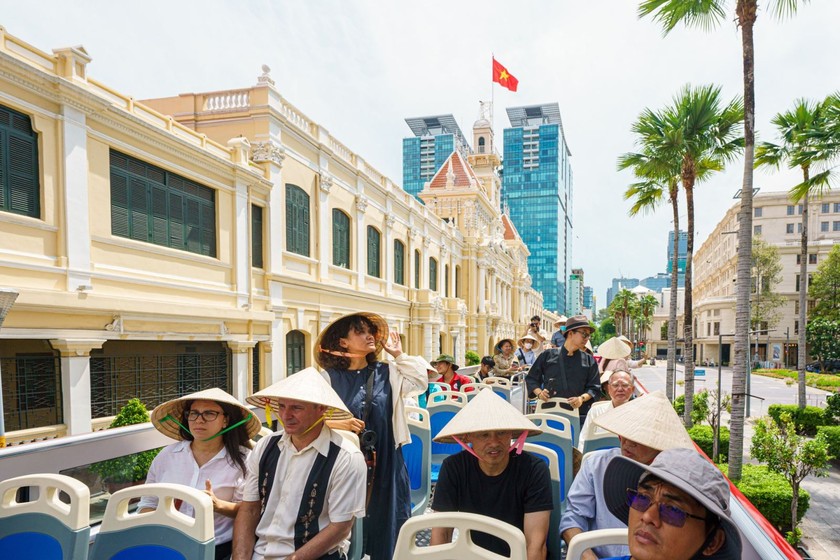 Du khách quốc tế tại TP HCM.