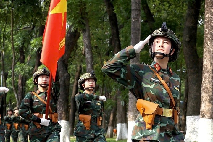 ទាហាន​ហាត់​សម​សម្រាប់​ថ្ងៃ​ទី​៣០ ខែ​មេសា។