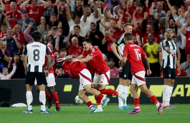 Le « roi des paris » Sandro Tonali revient, Newcastle bat Nottingham Forest en Coupe de la Ligue - Photo 5.