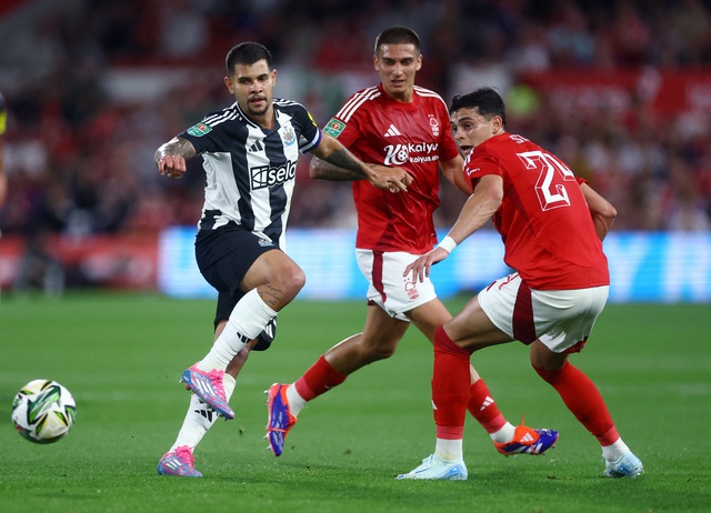 Le « roi des paris » Sandro Tonali revient, Newcastle bat Nottingham Forest en Coupe de la Ligue - Photo 2.