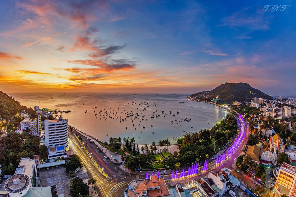 La ville côtière étincelante de Vung Tau.