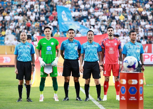 En directo Nam Dinh Blue Steel vs TP.HCM 1-1 (H2): Romulo anota para Nam Dinh foto 12