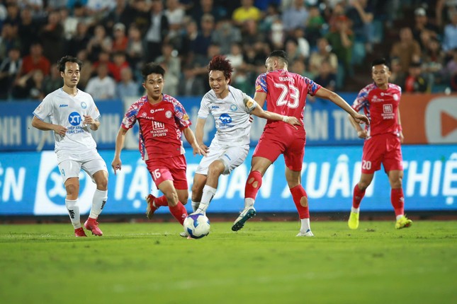 En directo: Nam Dinh Blue Steel vs. TP.HCM 1-1 (H2): Romulo anota para Nam Dinh (foto 2)
