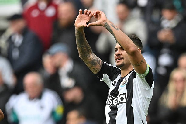 MU perdió sorprendentemente en Newcastle foto 12