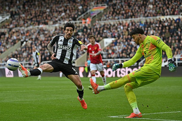MU perdió sorprendentemente en Newcastle foto 8