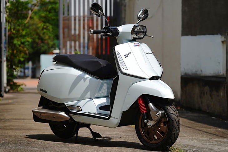 Cận cảnh Lambretta X300 nhập Thái Lan, hơn 100 triệu tại Việt Nam Can canh Lambretta X300 nhap Thai Lan, hon 100 trieu tai Viet Nam