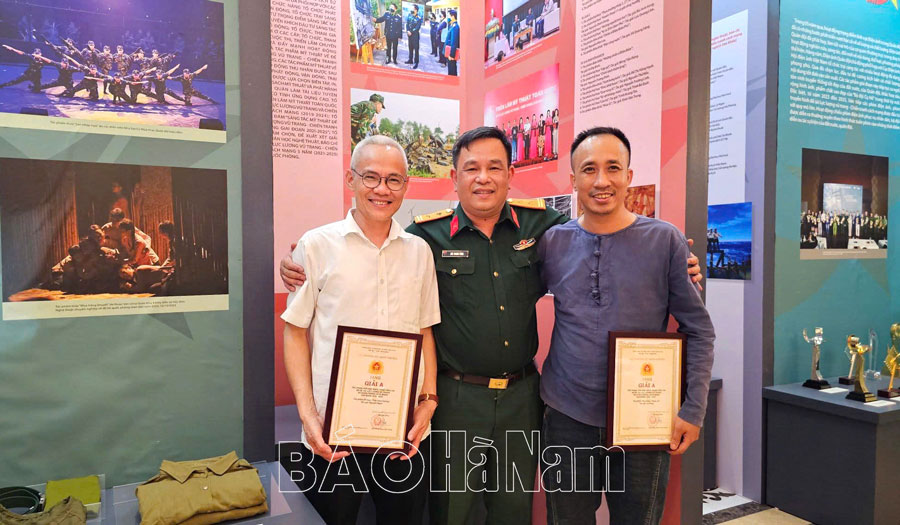 Hà Nam đoạt giải A và B Giải thưởng sáng tác quảng bá các tác phẩm VHNT báo chí về LLVT và chiến tranh cách mạng